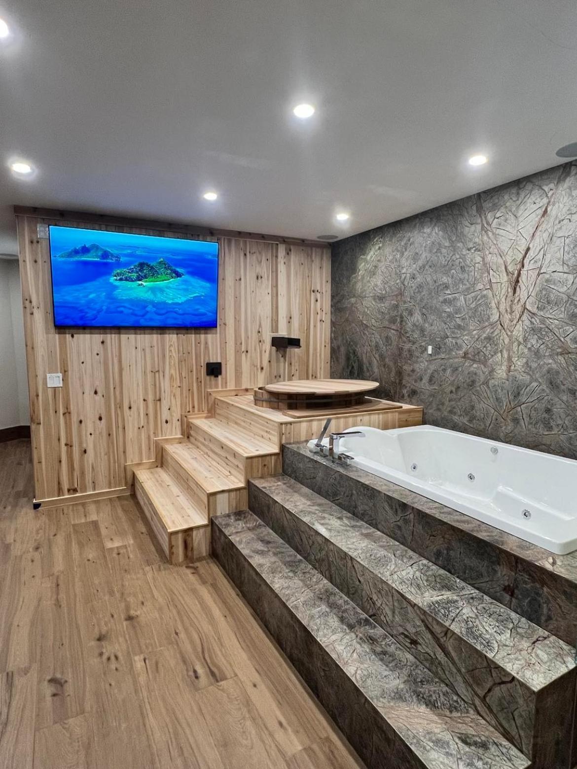 ROMANTIC LUXURY RETREAT WITH PRIVATE SAUNA & SPA, PET FRIENDLY, ELKSIDE ...